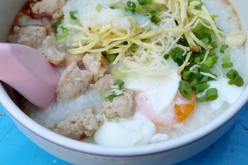 Porridge with pork egg