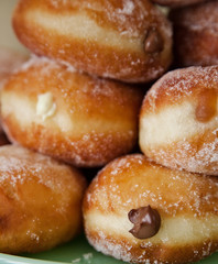 creme donuts in bakery