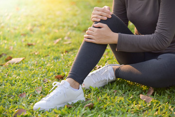 Healthy Woman Injured on her knee.