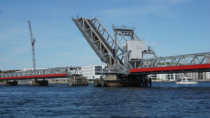Bridge open for ships, Lmfjordsbroen