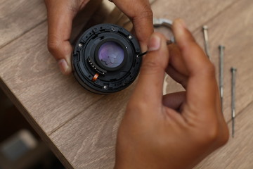 repairing camera lens