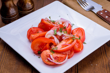Tomato salad with red onion
