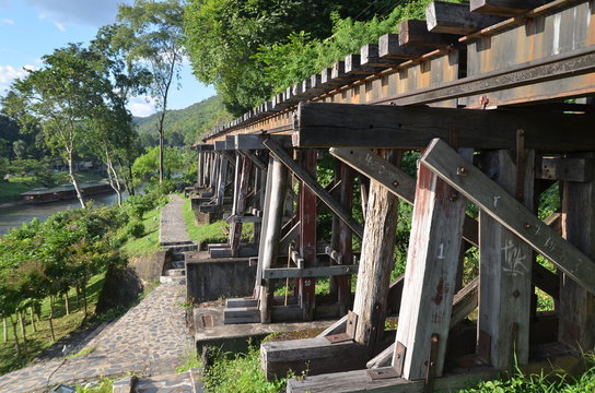 Wampo viaduct, Kwai River, death railway, Tha&iuml;lande