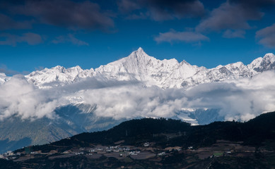 The peak of the Meili mountains at sunrise.Kawagarbo