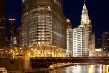 Fototapeta na wymiar Chicago River and downtown skyline, Chicago, Illinois, USA