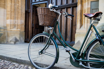 Fototapeta na wymiar Bicycle Outside Oxford University College Building