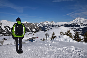 Pistes enneigées de l'Oberland bernois à Lenk en Suisse