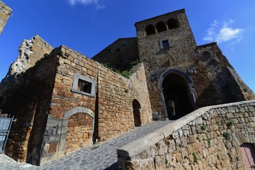 チヴィタ・ディ・ バニョレージョ, 天空の城