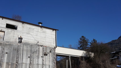 Obraz na płótnie Canvas Schwaz, Tirol, Österreich, Industrie Ruine stillgelegtes Bergwerk