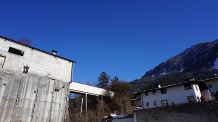 Fototapeta premium Schwaz, Tirol, Österreich, Industrie Ruine stillgelegtes Bergwerk