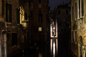 Fototapeta na wymiar Canal in Venice, Italy at night