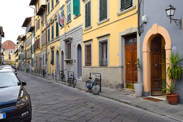 Naklejka premium FLORENCE, ITALY - SEPTEMBER 17, 2017: Deserted street in Florence