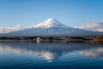 Fotobehang Fuji Mount Fuji bij Lake Kawaguchiko met zonsopgang in de ochtend
