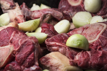Eingelegtes Suppenfleisch