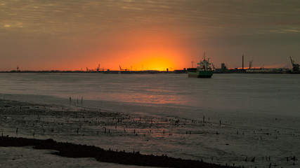Sonnenuntergang an der Weser
