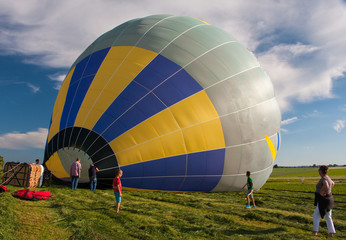 Startvorbereitung eines Heißluftballons
