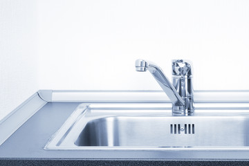 Faucet and metal sink