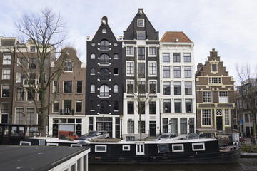 Fototapeta na wymiar Canalhouses in Amsterdam