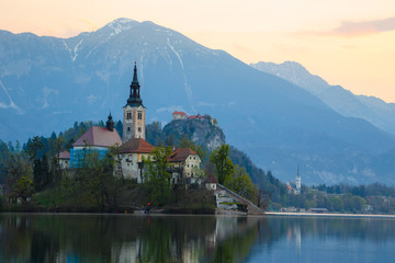 Fototapeta premium Amazing sunrise at the lake Bled
