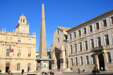 Fototapeta na wymiar Place de la république à Arles, ville d'art d'histoire, France