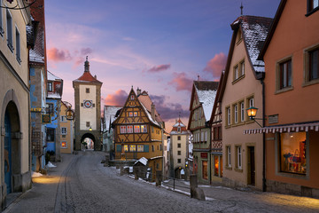 Obraz premium Rothenburg ob der Tauber view of traditional medieval houses at sunset