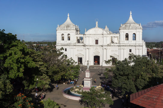 Cathédrale et parc central de León, Nicaragua