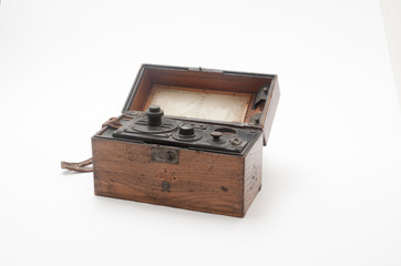 Strumento per la misura della frequenza di segnali radioelettrici  Ondametro ad Assorbimento  modello Allocchio Bacchini 1930  