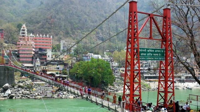 The footbridge in Laxmanjhula India