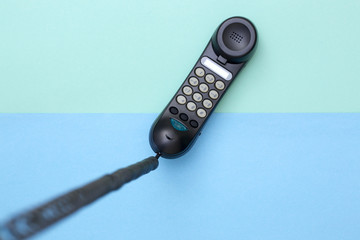 Handset and fixed telephone with tone dialing