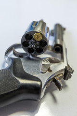 cartouche dans barillet de r&eacute;volver