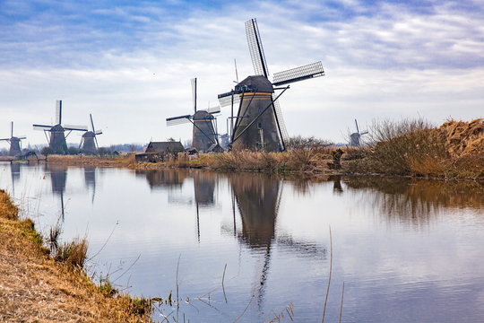キンデルダイク風車群 Images Browse 19 Stock Photos Vectors And Video Adobe Stock