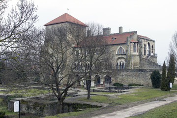 Tata Castle