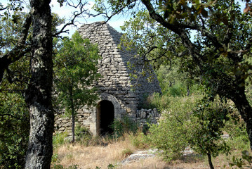 Gordes (Vaucluse) Typique borie aux abords du village, Luberon, Provence, france