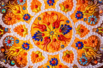 Pattern on the dishes.