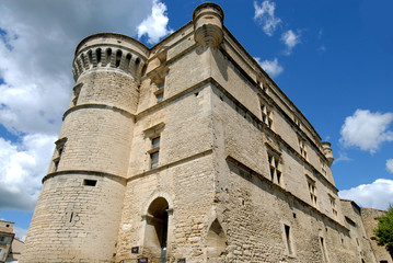 Fototapeta na wymiar Gordes (Vaucluse) le château de Gordes, Luberon, Provence, France