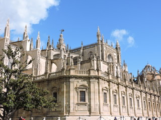 Fototapeta na wymiar Fachada sur de la Catedral de Sevilla, España