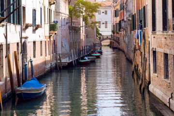 Fototapeta na wymiar streets and canals of Venice
