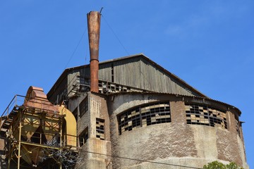Fototapeta na wymiar Lavadero de minas abandonado en Portmán