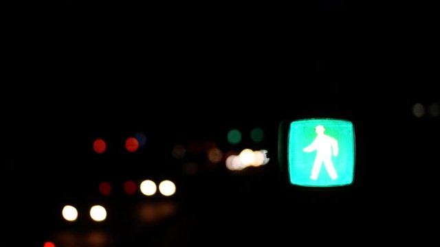 信号 青から赤 歩行者 点滅 人間 交通 夜