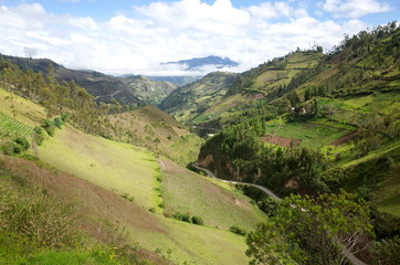 A spectacular view of the Ecuadorian Andes hiking the Quilotoa Loop