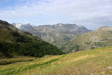 Fototapeta na wymiar paisaje del Valle d'Aosta