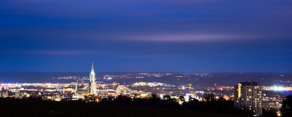 Panorama von Ulm bei Nacht mit Blick auf das Ulmer Münster