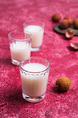 White alcoholic drink