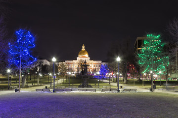 Fototapeta na wymiar Massachusetts State House for Christmas