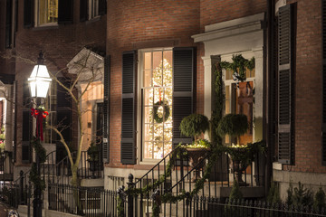 Obraz premium The House Decorated for Christmas