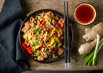 Noodles with meat and vegetables