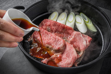 和牛肉ですきやき　Tasty sukiyaki Japanese cuisine 