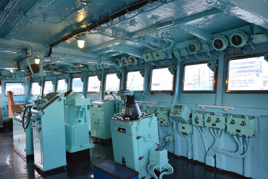 100 Best 操舵室images Stock Photos Vectors Adobe Stock