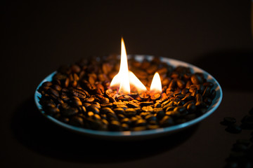 Kaffeebohnen, brennende Kaffeebohnen, Flamme