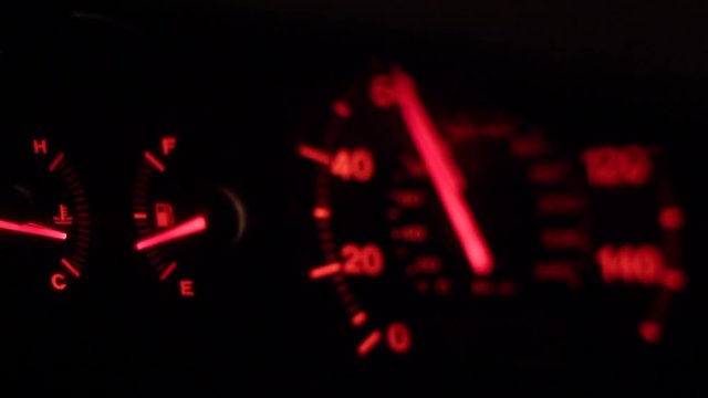 Speedometer comes into focus as 60mph.